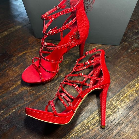 Vince Camuto Shoes - Stunning Vince Camuto Revellis - in Cherry Summer Scales size 9.5M BNWB
